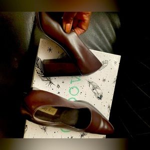 Chocolate brown faux leather heels. 3 1/2 heel.